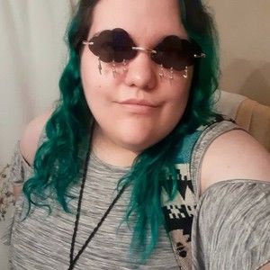 Meet your Posher, Hayley
